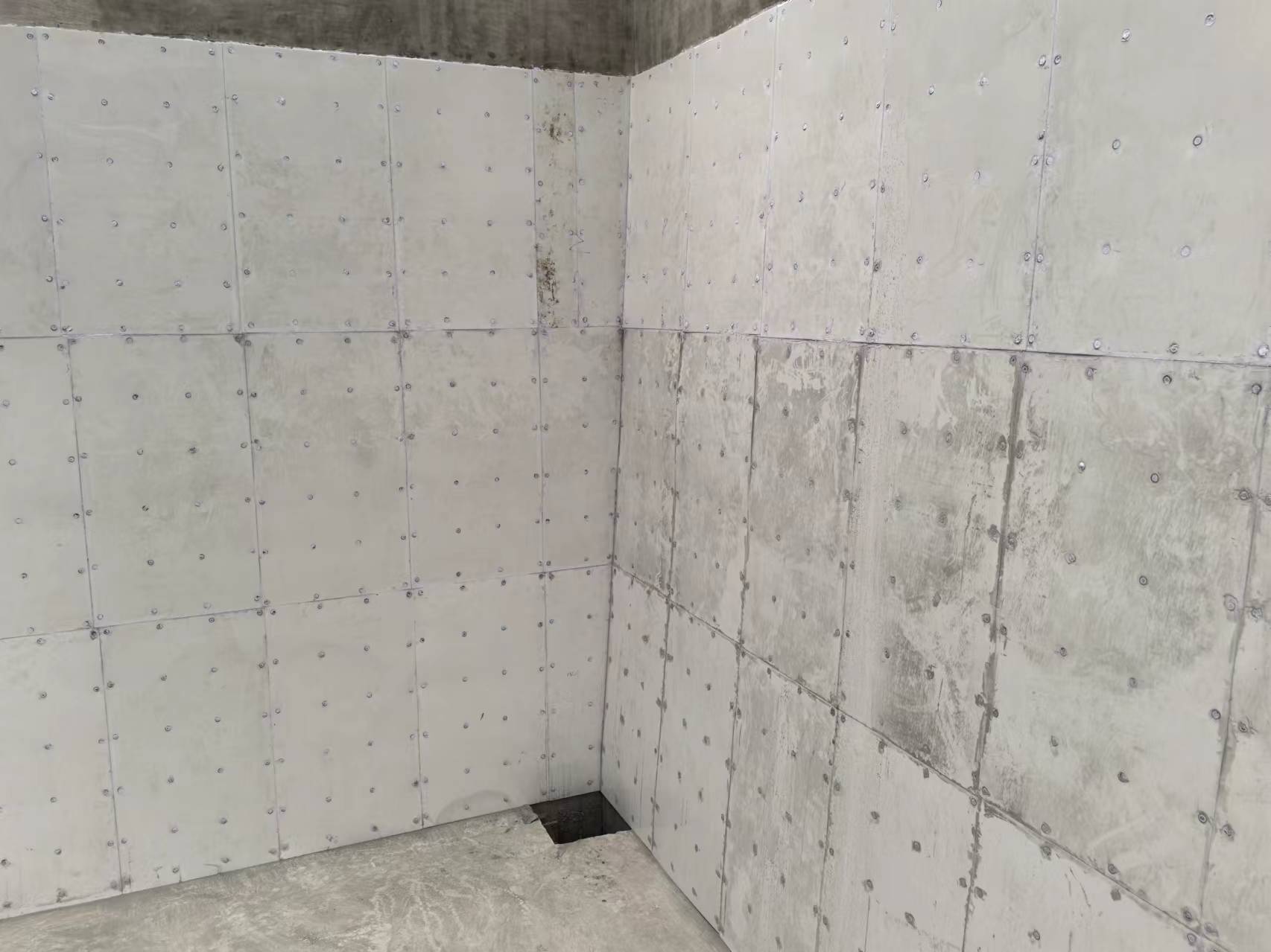 自潤滑料倉襯板